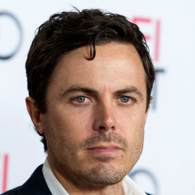 Casey Affleck swimming lessons